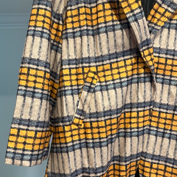 Printed Spread Collar Subway Tile Plaid Cut-Away Coat - Size L/XL - Picture 5 of 11
